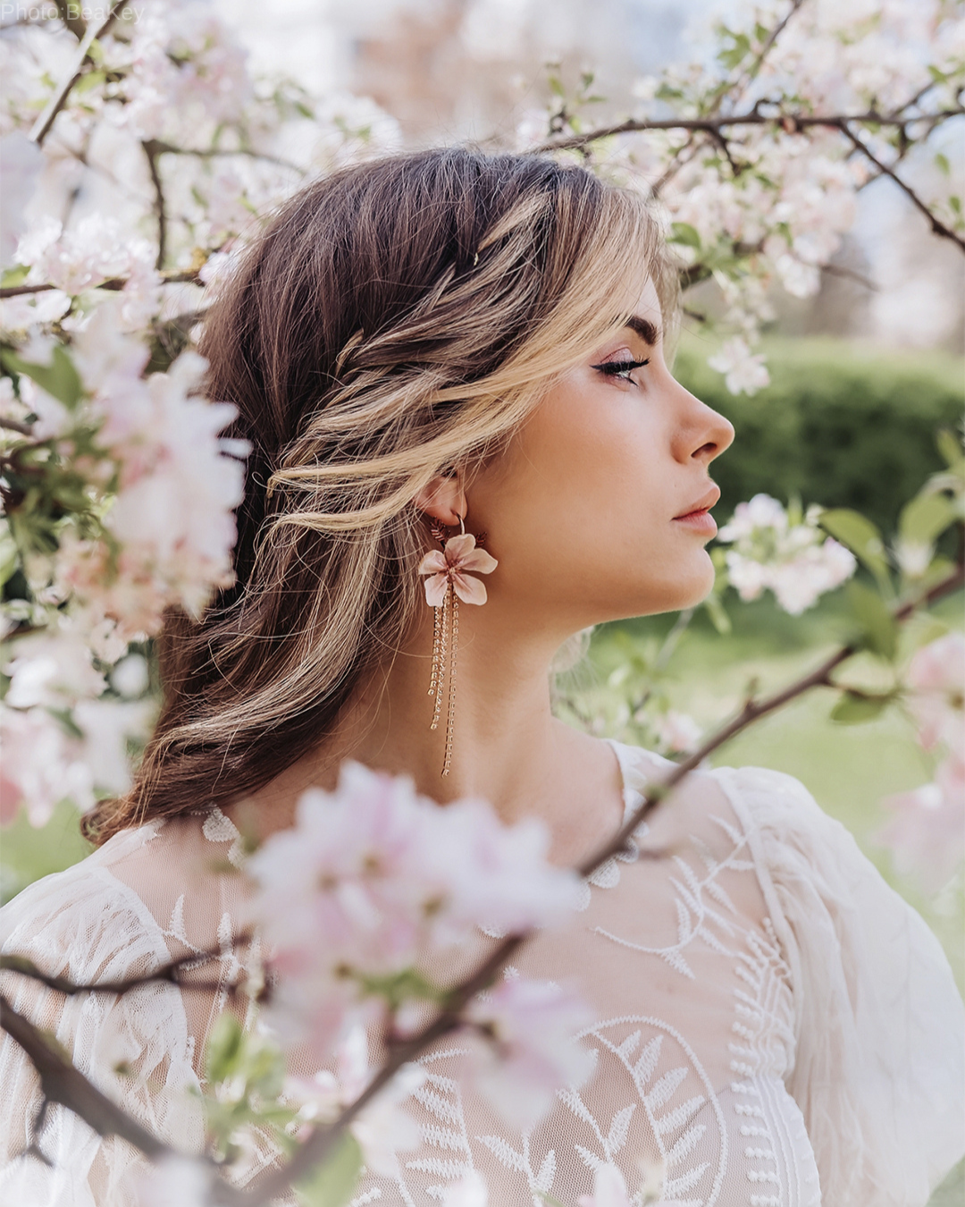 Sakura Flower Dangle mono-earring