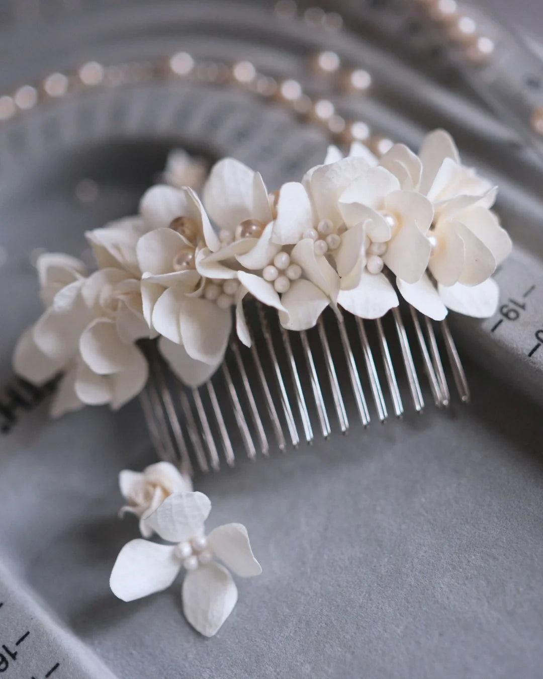 Ivory Hydrangea & Pearl Hair Comb — Handmade Bridal Hairpiece
