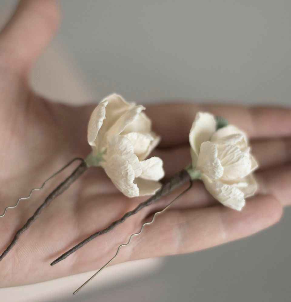Ivory Matthiola flowers hair pins