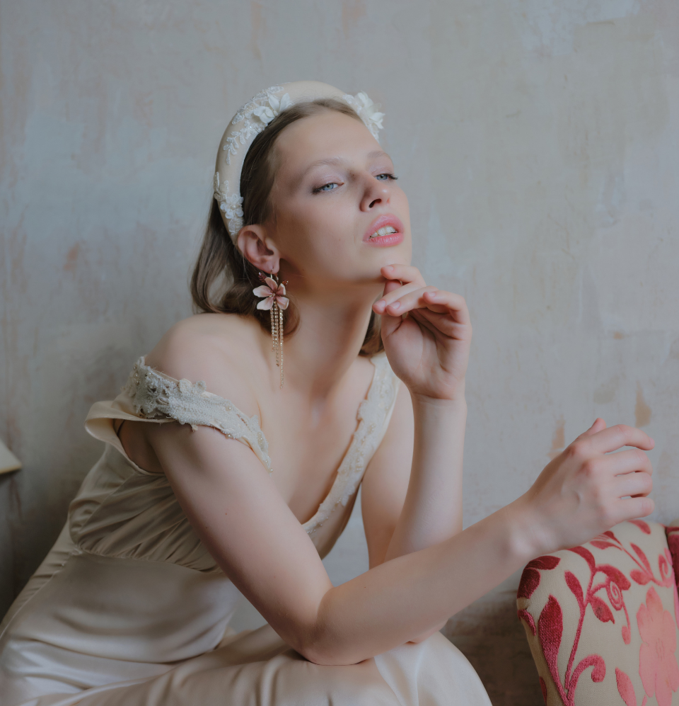 Embroidered Alice Headband With Floral motif