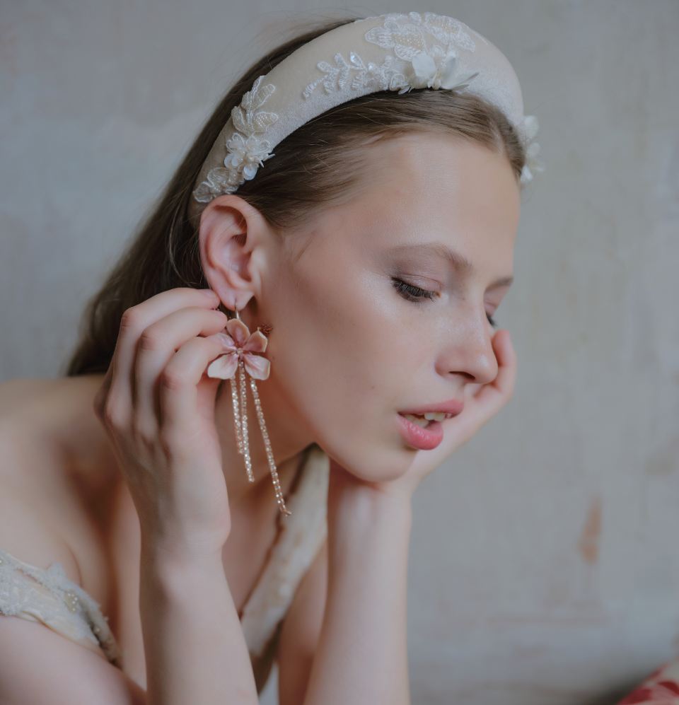 Embroidered Alice Headband With Floral motif