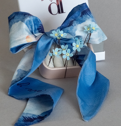 Forget-me-nots set with scarf