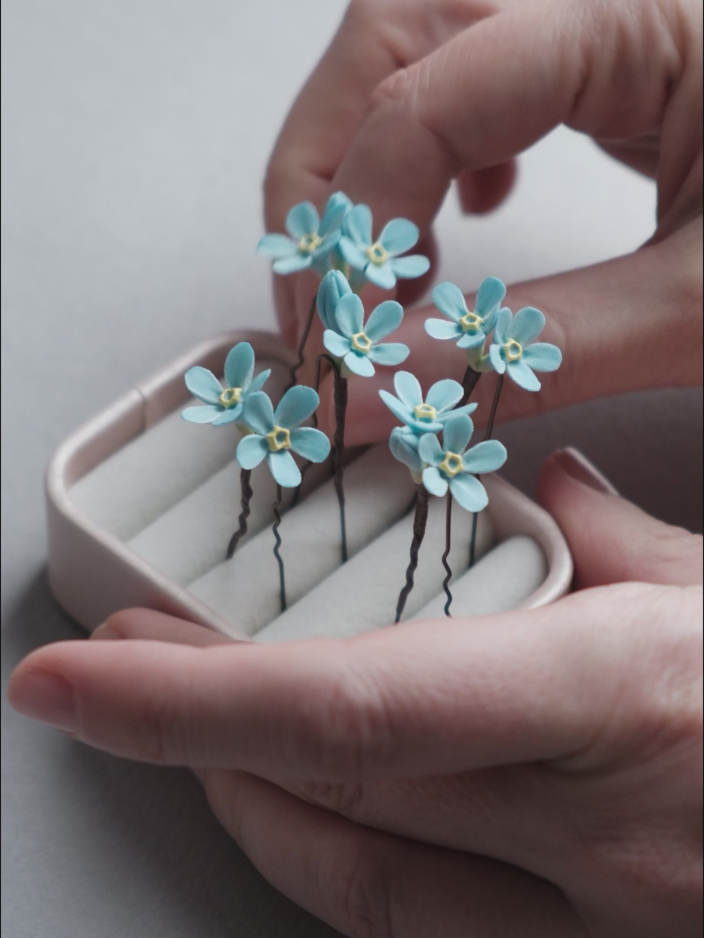 Beautiful flower hair pins