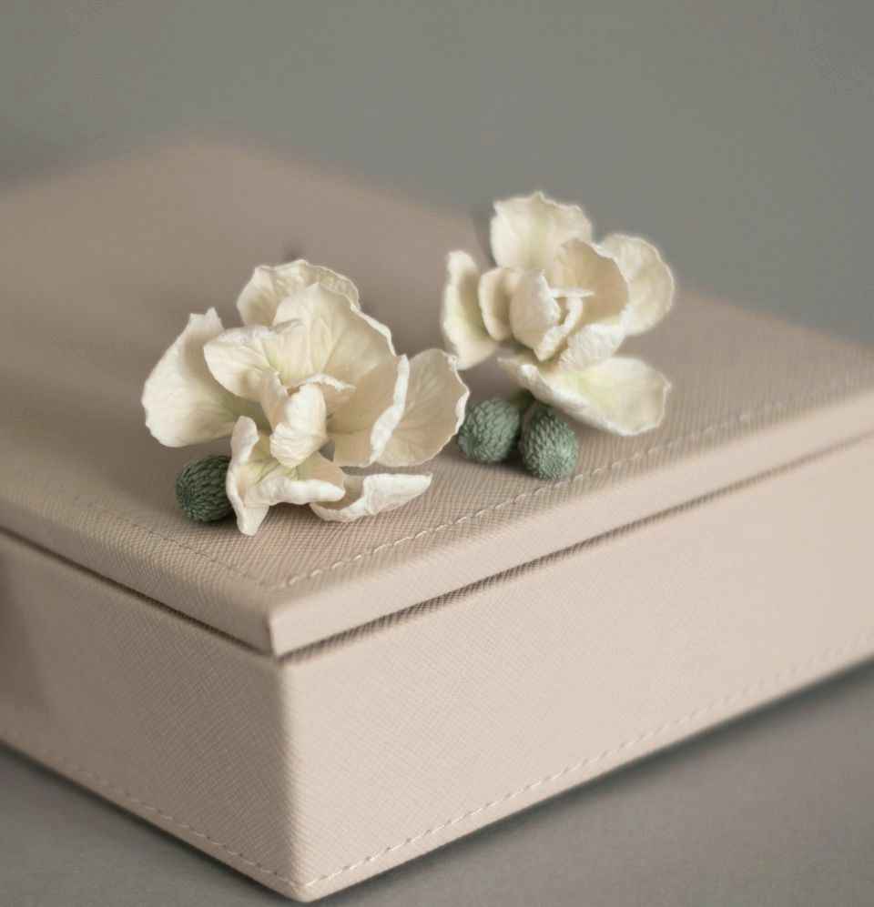 Ivory Matthiola flowers hair pins