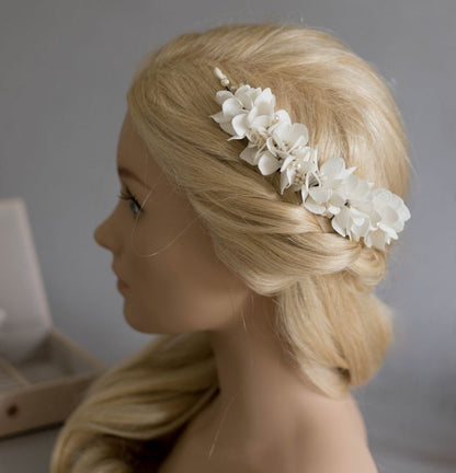 Floral hair comb with hydrangea and pearls. Large size 16 cm