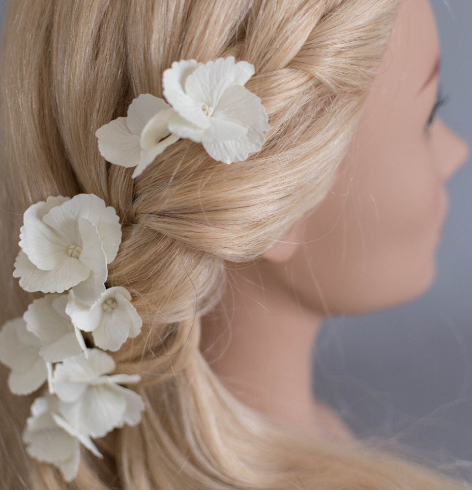 Ivory hyper realistic Hydrangea hair pins