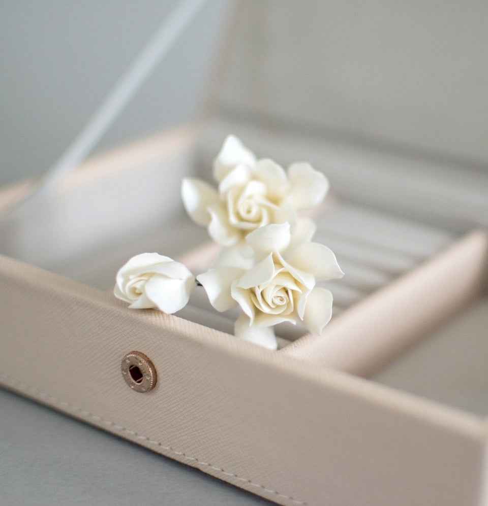 Ivory mini gardenia flowers