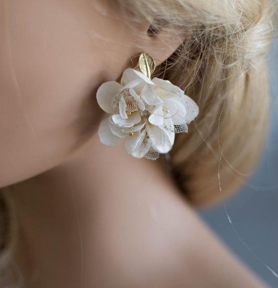 Wedding set for Hollywood waves hairstyle