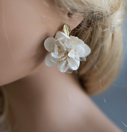 Wedding set for Hollywood waves hairstyle