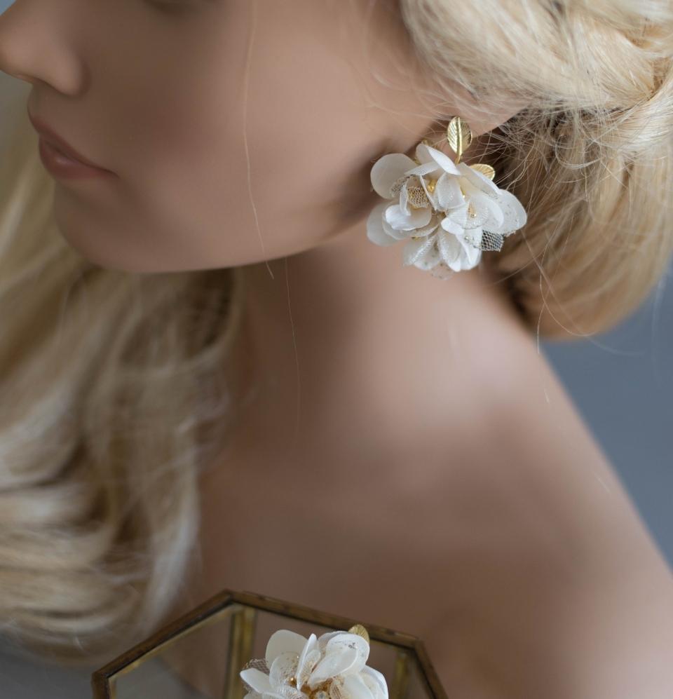 Wedding set for Hollywood waves hairstyle