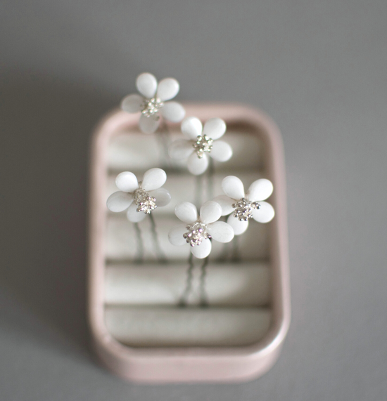 White flower hair pins GERDA